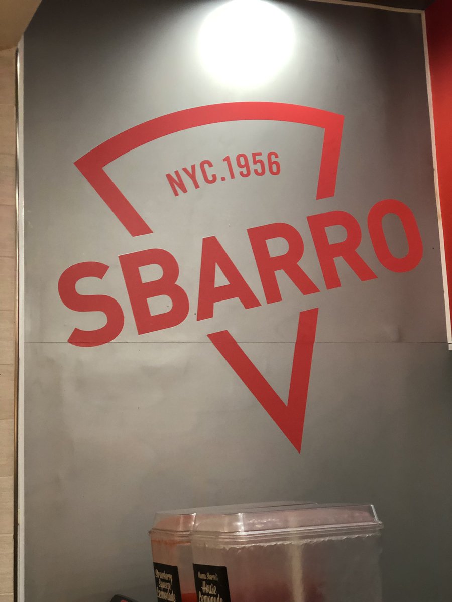 Alexandough's tweet image. #MiddleoftheMALL @Sbarro #Pizza #Sbarro #YUM #NYC @JODYHiGHROLLER #LoveYourselfTour #love #Gurnee