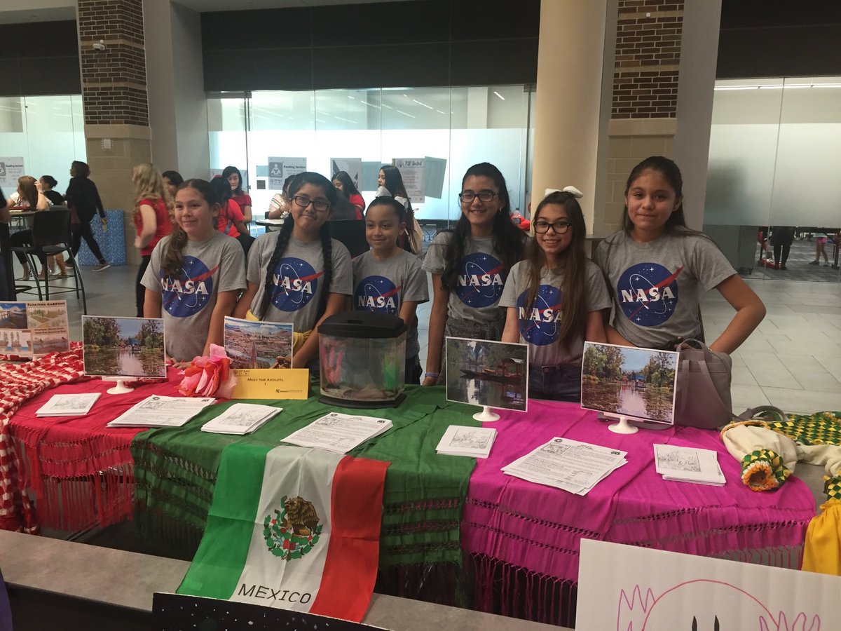 larissa_blaise's tweet photo. #klenkshines #klenkelementary #KleinP2PUnited #kleininspace #axolotl https://t.co/zSfD5SVTGu