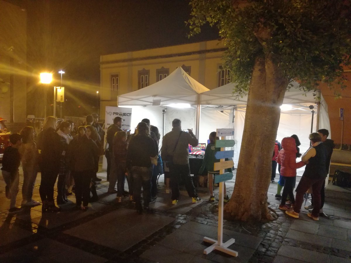 VRProject_es's tweet image. Todavía queda mucha fiesta en @LNBLaguna 
Música en vivo, talleres, y por supuesto Realidad Virtual de #VRProject 
Ven a Noche en Blanco La Laguna