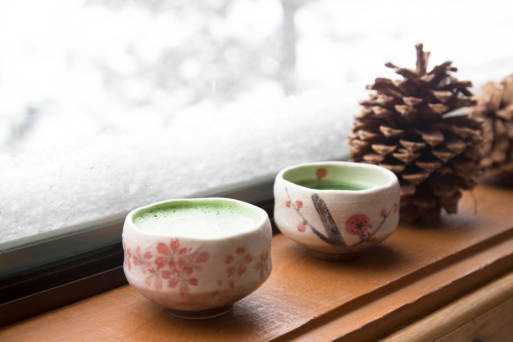 EnchaMatcha's tweet image. It's December 1st, and you know what that means... it is officially the season for piping hot cups of Encha matcha! 🍵 Remember not to use boiling water, it will scald the delicate matcha powder (and your tongue!)👌We recommend using water heated to 170F or just under boiling.