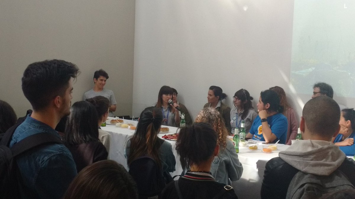 flafrossia's tweet photo. "Todas las voces suman, sumense a colaborar." @ixdalaplata #UXSummit18 https://t.co/MiO6NzCUJ5
