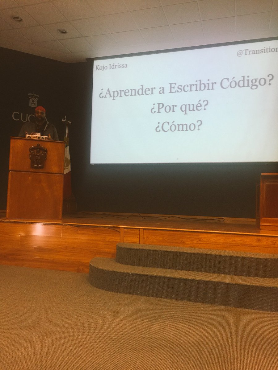 lakatialira's tweet image. Kojo en Español #PythonDayMX18