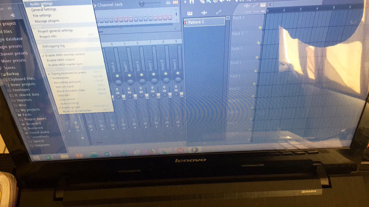 Changoleon861's tweet image. Día 1:
Me descargué el FL Studio 20. No sé cómo funcione, pero ya estoy mirando unas guías. También estoy leyendo los manuales del piano y mi pedal de la guitarra. Hasta ahora no he tenido progreso xD. Espero entender un poco el programa al finalizar el día.
#RecordingProcess