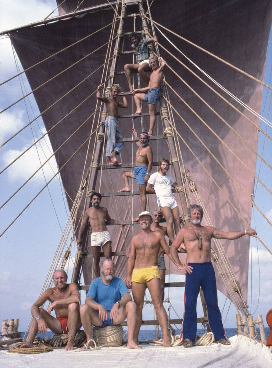 Colaboró con Thor Heyerdahl, un aventurero noruego que viajó por los océanos en balsas artesanales para demostrar que los egipcios pudieron llegar a América, etc. Foto, delante a la dchaEn el Tigris en 1977, un colega soviético estuvo todo el viaje dándole la brasa con Ilizarov
