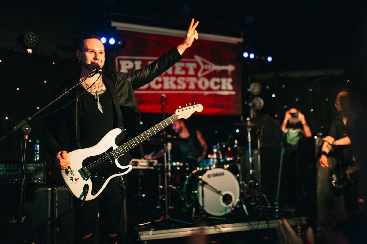 Here's how The New Rock Stage looked today at #PlanetRockstock, feat. @KrisBarrasBand, @Bigfootukrock, @VoodooVegas, @TheRocketDolls & more (all big fans of putting their arms in the air!) See all of the photos from the weekend so far in our gallery 👉 bit.ly/2So9WmE