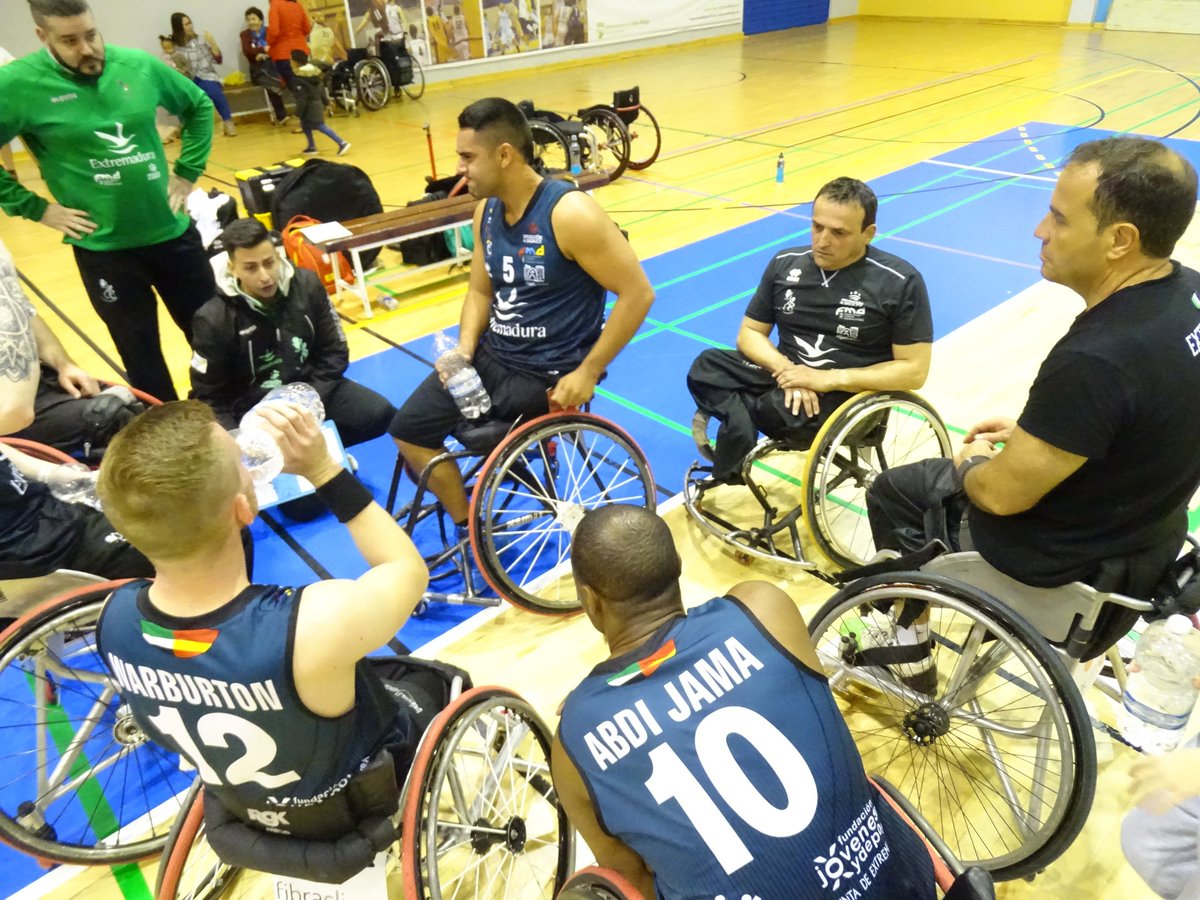 El <a href="/MidebaExt/">Mideba Extremadura</a> gana en Velez-Malaga y es matématica campeón de invierno a falta de un partido para concluir un la primera vuelta 💪🏀♿️
<a href="/FJyD/">Fundación Jóvenes y Deporte 🅵🅹🆈🅳 💚🤍🖤</a> <a href="/DipdeBadajoz/">Diputación de Badajoz</a> @DXTextremadura <a href="/aytodebadajoz/">Ayuntamiento Badajoz</a> <a href="/ERREASPAIN/">ERREÀ SPORT ESPAÑA</a> <a href="/Paralimpicos/">Comité Paralímpico Español</a>