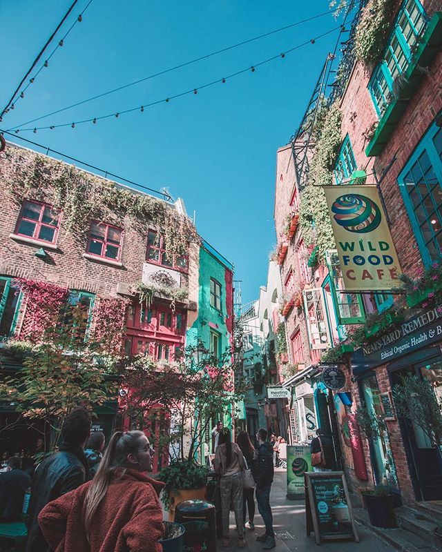 HAN_ESTA_SOLO's tweet photo. Neal's Yard beautiful as always.
More colors apart from the blue 😛
.
.
.
.
.
.
.
#photography #photographyislifee #streetclassics #london #towerbrige #theshard #canon #street #streetphotography #architecture #architecturephotos #hdr #hdrspotters #p… https://t.co/jgFt1leT1g https://t.co/c3QBdeMJXa