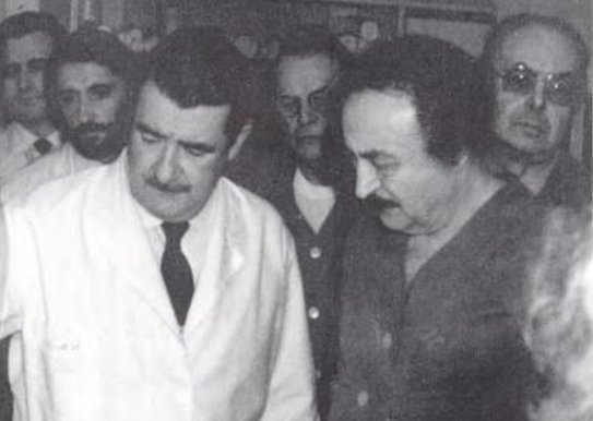 Poco a poco, fue conociéndose en el mundo occidental. Visitó España en febrero de 1985, primero el Hosp Ramón y Cajal invitado por el Dr Palacios, y después el Hosp San Rafael de Barcelona, invitado por el Dr Viladot.Noticia de El País:  https://elpais.com/diario/1985/02/01/sociedad/476060413_850215.html