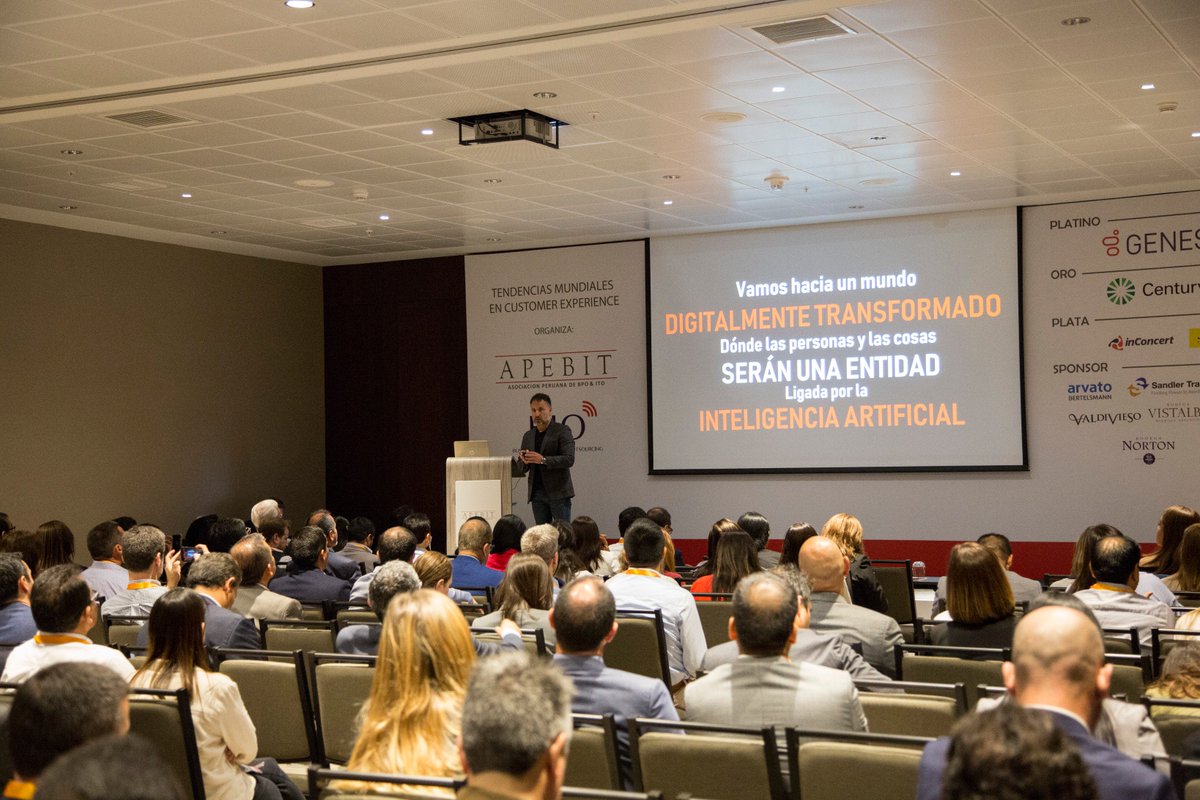 Vamos hacia un mundo digitalmente transformado donde las personas y las cosas serán una entidad ligadas por la #InteligenciaArtificial. @APEBIT_PERU 2018, Lima.