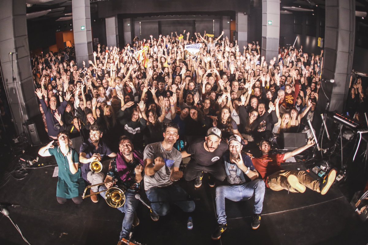 elscatarres's tweet photo. ▼ GRÀCIES GRANOLLERS !!! ▼
____
#elscatarres #temp2018 #totselsmeusprincipis #granollers https://t.co/YSi4MVCVdy