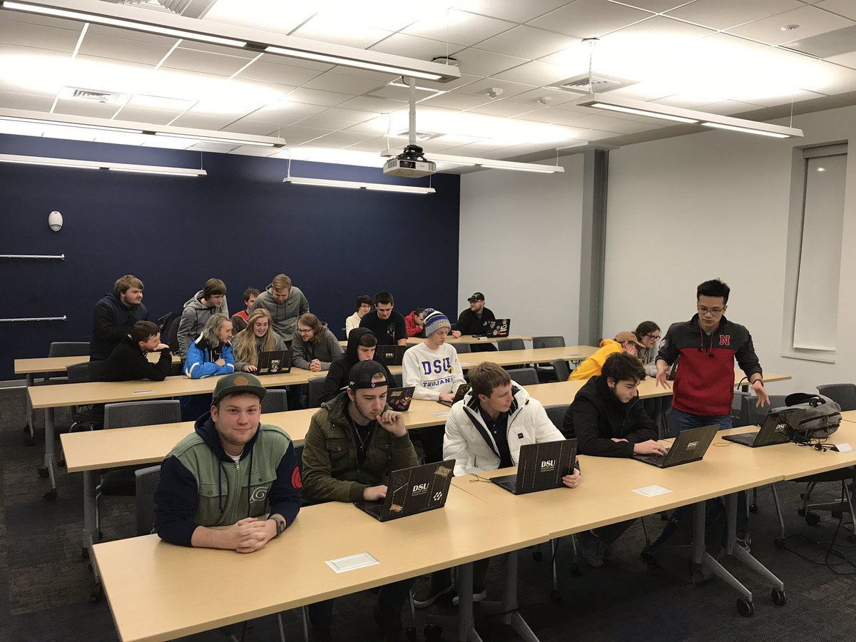 BlakeNedved's tweet photo. CockroachDB workshop #MLH #MLHLocalhost #CockroachDB https://t.co/CrkxhPNLuD