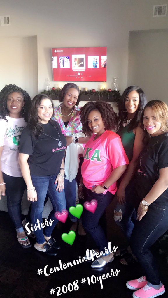 CCWilliams1908's tweet image. We’re doctors, nurses, teachers, engineers, administrators, business women and we all went to @PVAMU Prairie View Produces Productive People! 💗💚💜💛 #CentennialPearls #Est2008