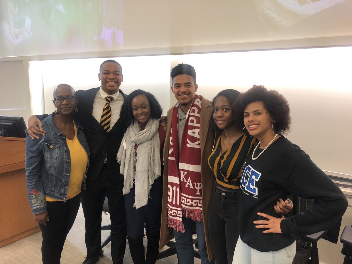 DHNupes's tweet photo. Brother Archie (Sp 17) participated on a panel for high school students visiting Drexel from the Gilman Black Alumni Leadership Institute (GBALI). Providing insight on his experiences with his college application process, and sharing advice on preparing for college. 👌🏾♦️ https://t.co/JE35NLjmU9