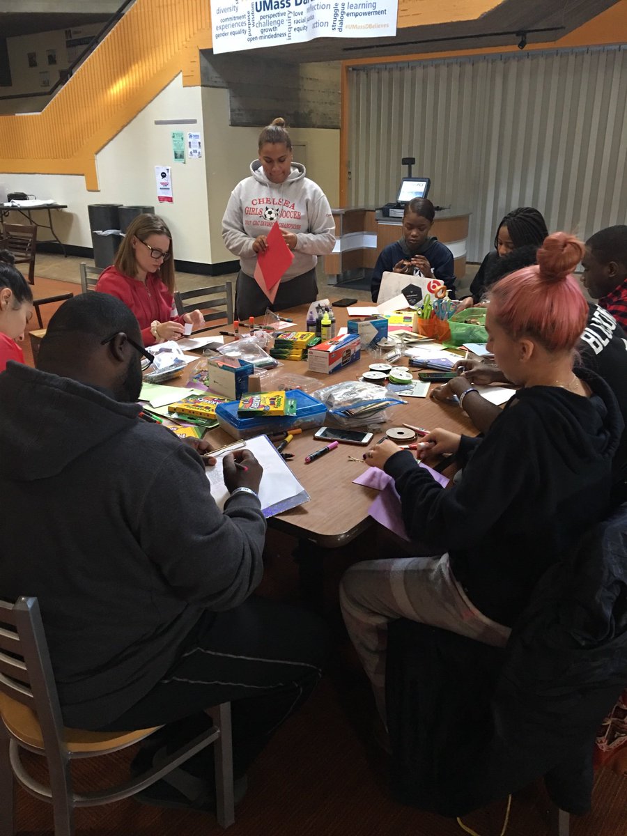SCServes's tweet photo. Our Saturday of Service for December was a “holiday fun time!” Thank you all for coming together to make cards for our holiday card drive! #December #SaturdayOfService #HolidayCardDrive #SouthCoastServes ❤️ https://t.co/xh5sINgW1s