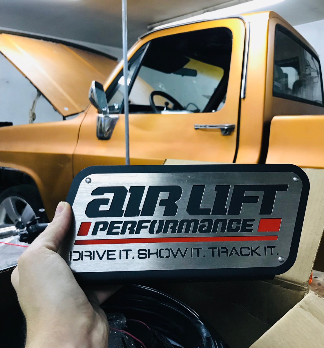 DIYauto_com's tweet photo. Got a box of goodies in the mail. Our C10 build is going to be sweet. https://t.co/xcT7yfKLoL