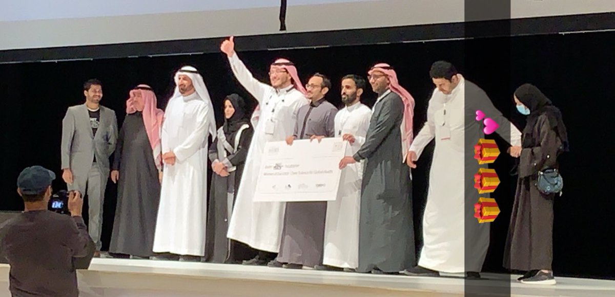 SOAH_'s tweet photo. نبارك للفائزين بالمركز الأول في مسار علم البيانات فريق د. عبدالله خوجة في مشروع التنبؤات الصحية والمشروع الفائز بالمركز الثاني تطبيق رفيق الأم للحد من العوامل البيئية المسببة للتوحد 

#MITSaudiHack
#هاكثون_الابتكار_الصحي https://t.co/WM4egJVA6v