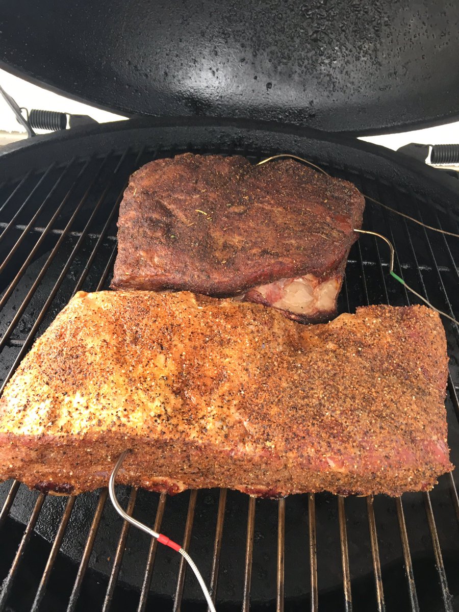 accord07's tweet photo. Couple plates of beef short on the XL Egg today! Love the smell of these on a Saturday afternoon!#dicksonbbq #bgecanada #bbqlife #lovemybbife #meatporn https://t.co/gkEdm8yRXU