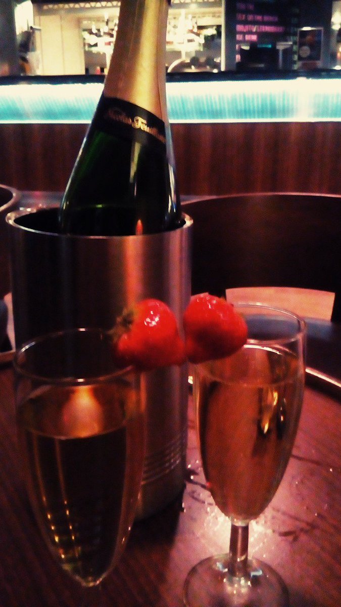 juealdo_ann's tweet image. This time last week i still can't believe it ❤💍#amsterdam #lockbridge