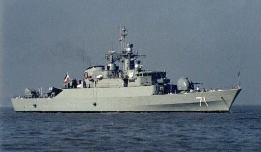 SimTack's tweet photo. #Iran's new #Mowj class "stealth destroyer" #Sahand (74) features modern looking superstructure and some more advanced weapons than predecessors in same class such as #Jamaran (76) but it's still just a slightly upgraded indigenous copy of the 1960's #Saam class frigates (71). https://t.co/vHMRv2NQKD