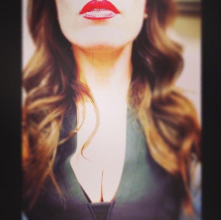 gdnightelizbeth's tweet image. Filmed 🎞 a couple scenes for Office Christmas Party 👄🎄🎬☺️🙏
#replippy #curlz #petticoats #dresses n #highheeledbootz #naturallyauburn #chi #bb 🍾 

Happy Satz / Happy December! 🎁 

👑❤️💋🌌🚀