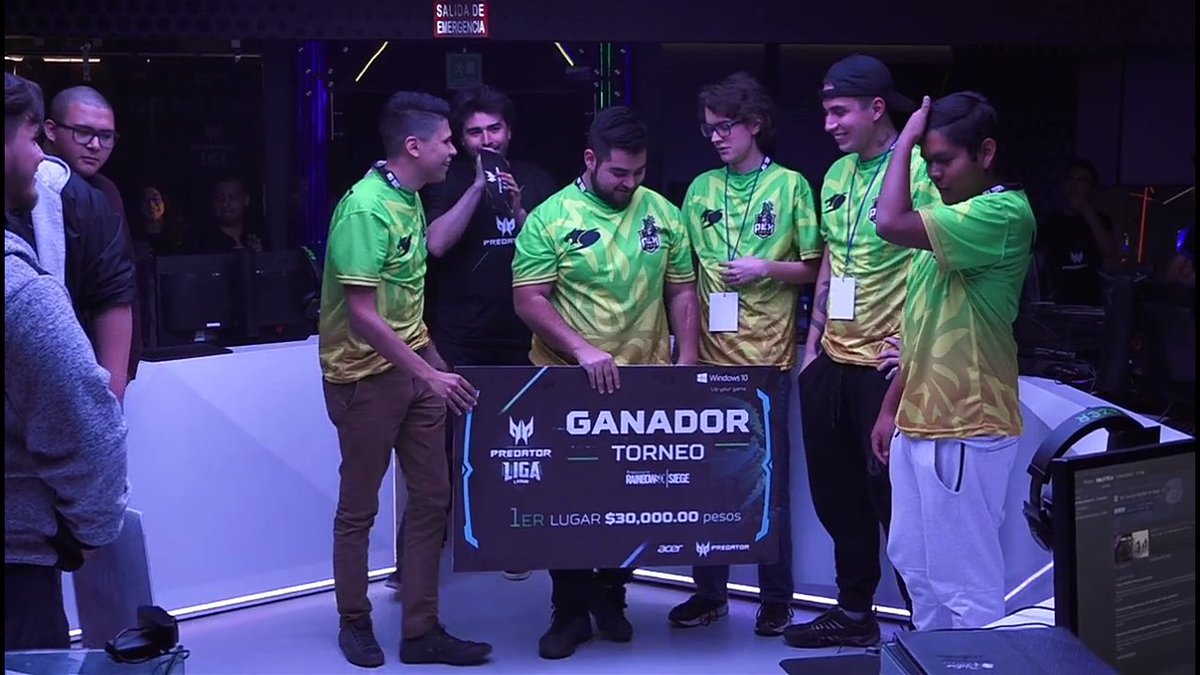 Jiru444's tweet image. Que buena prros!! @pex_team @RE4PER218 @G7_Alvarez @GarayGGG @demonweasel98 @Morphed8 Bien merecido vatos!! #GoPEX 🍍🍍🍍🤘