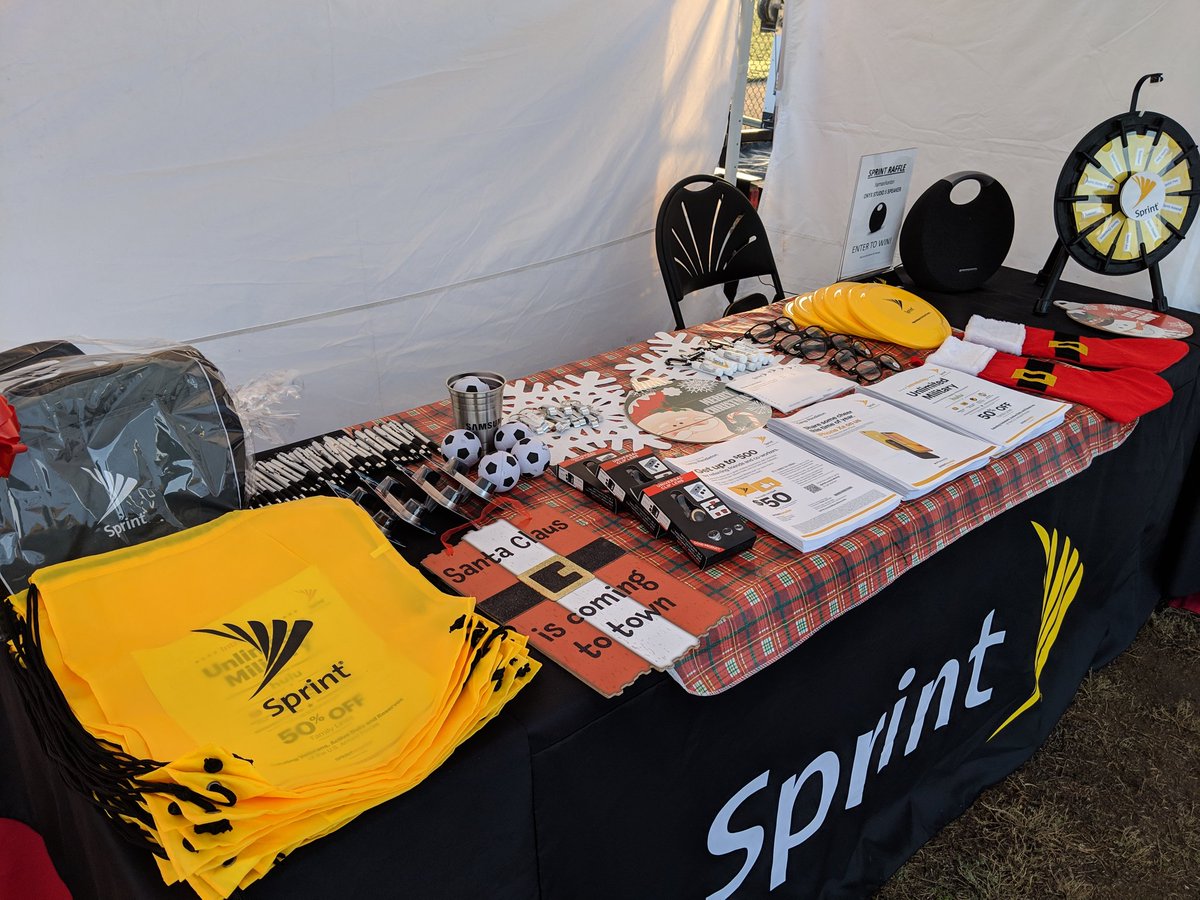Sprint out supporting the Military and their families at the #TreesforTroops event today on #CampPendleton If we missed you or you are Military and want to save money, visit us at 35 Douglas Dr in #Oceanside @MikeXPC <a href="/oceanhunter671/">Dino Zervoulakos</a> <a href="/DannyIsho/">Danny Isho</a>