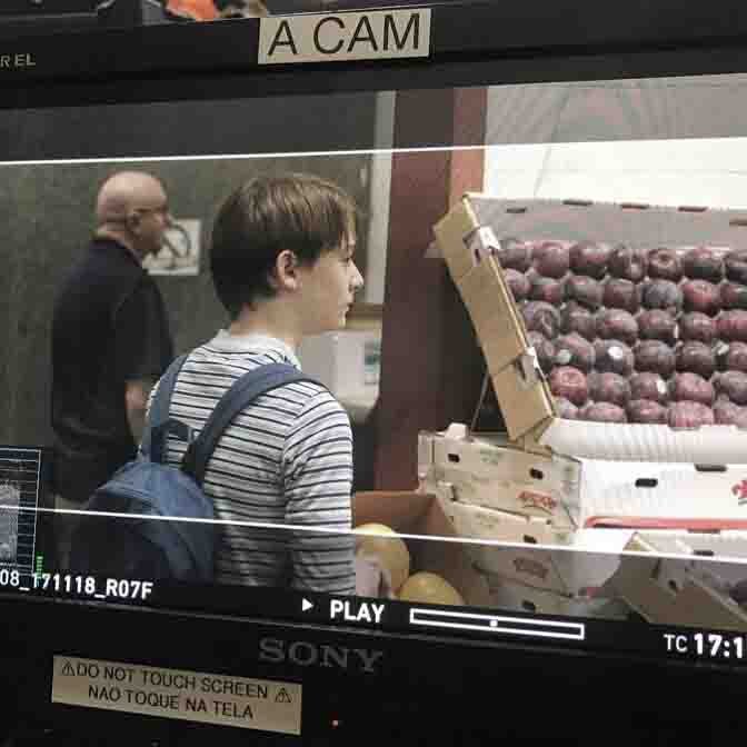 #BTS with Noah Schnapp on set // Com o Noah por trás das camera #abe #filmmaking #youngactors #abecooks