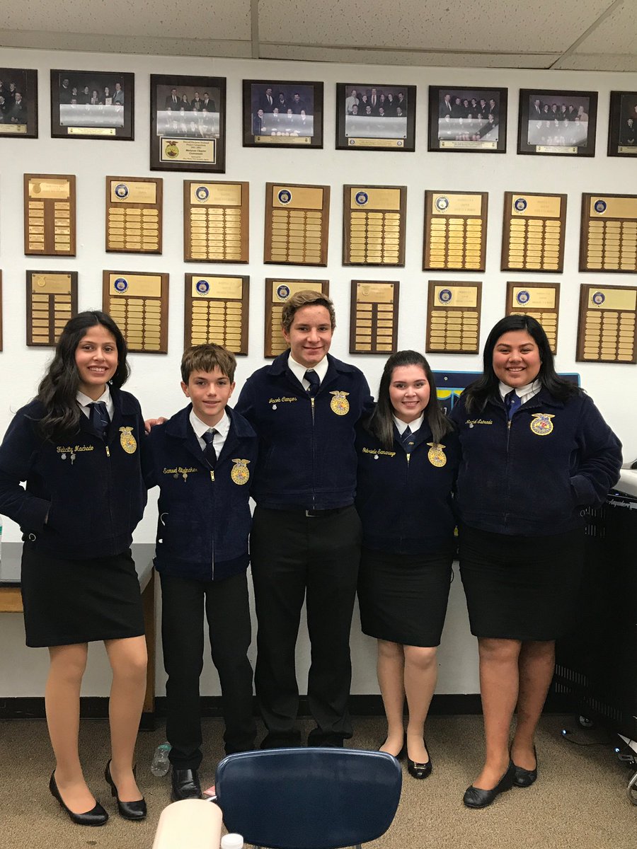 bchsffa's tweet photo. Creed and Job Interview at their first contest of the competitive season! Good Luck guys! #bcffa #bcpride #ibelieveinthefutureofagriculture https://t.co/Vj92NjE5Hk
