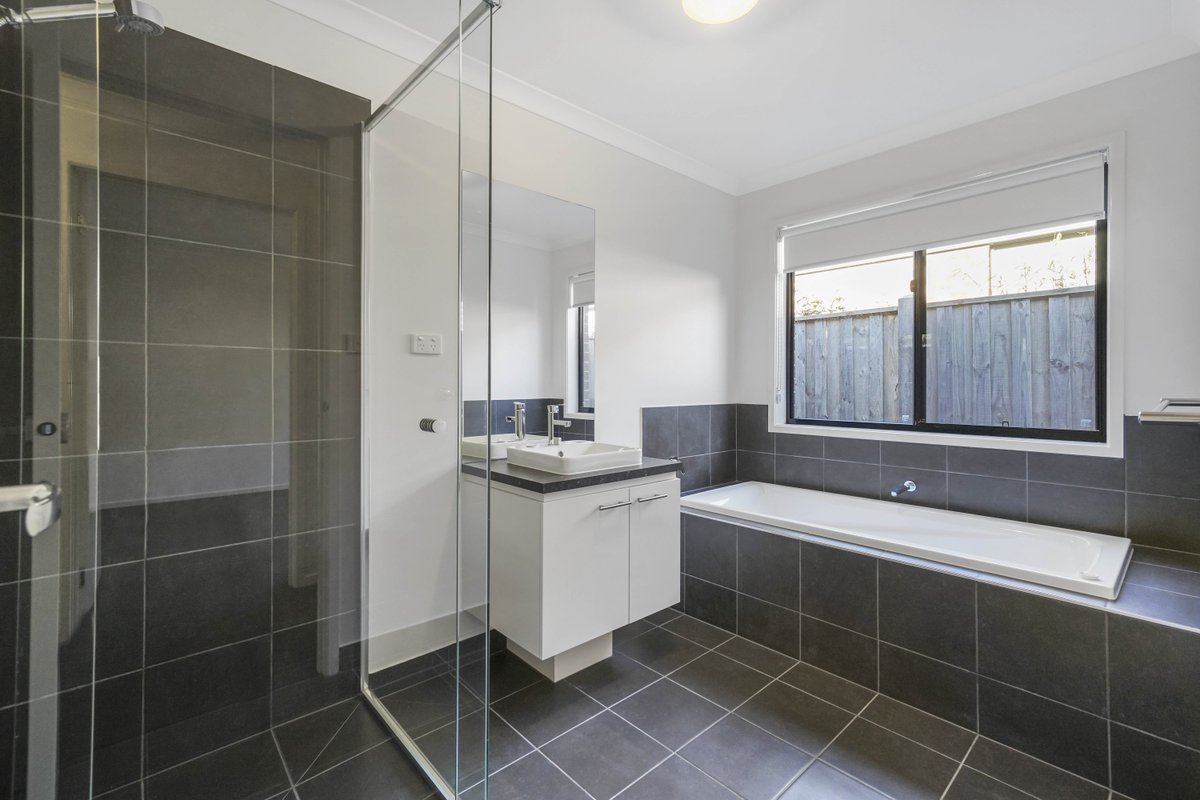 MultimediaReal's tweet image. Nice clean bathrooms always get me feeling good!