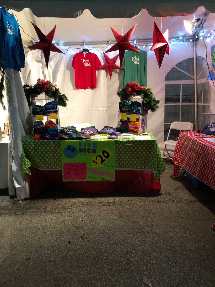 Live Nice tweet media