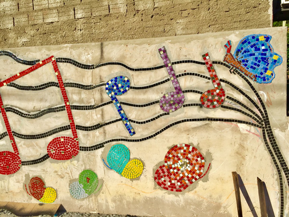 Continúa la transformación del toda la comunidad del entorno de la Escuela de Música de Cateura