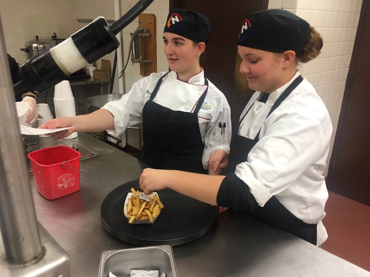 NHS_Sword's tweet photo. Our hard working students did a great job at today’s craft fair. Very busy day! Students volunteered their time on a Saturday to help promote our program. #parmaproud #MadeinProStart https://t.co/yaV753PHzm