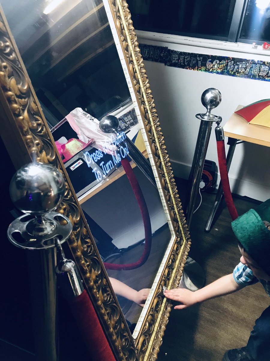 diamondhireuk's tweet photo. Celebrating Diane’s 60th today at princes park with our magic mirror 📸🥂#birthday #60 #party #mirror #photos #photography https://t.co/uRXoCUCtBY