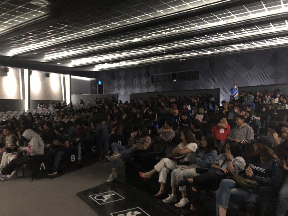 TlalpanSi's tweet photo. Hoy con las y los chicos de @P_Prepa_Si en la realización de Cine Club en @cine_villa donde disfrutamos de la película “La macabra sonrisa de una criatura” del afamado Dir. Guillermo del Toro, espacios para las y los jóvenes donde pueden juntarse y convivir #PrepaSiTlalpan https://t.co/7vxCcEot3Y
