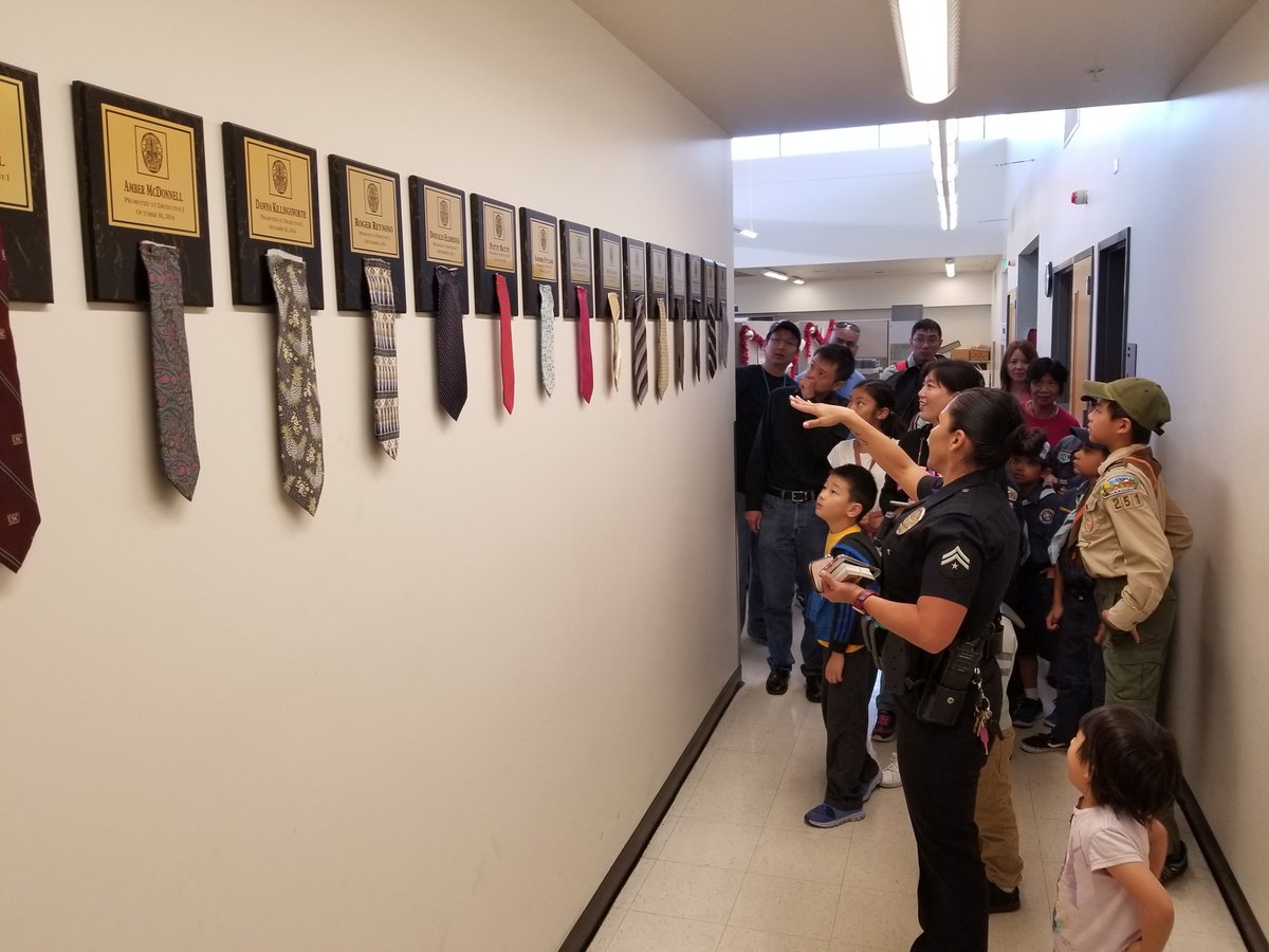 Station tour for the scouts. Helping a great organization <a href="/boyscouts/">Scouting America</a> plant positive seeds! #community #copsandkids <a href="/lapdgespinoza/">Commander Gisselle Espinoza</a> <a href="/JHuett1/">Sgt. J. Huett</a> <a href="/CatherinePlows/">Sergeant Plows</a> <a href="/Harbor_SLO1/">Adriana Bravo</a>