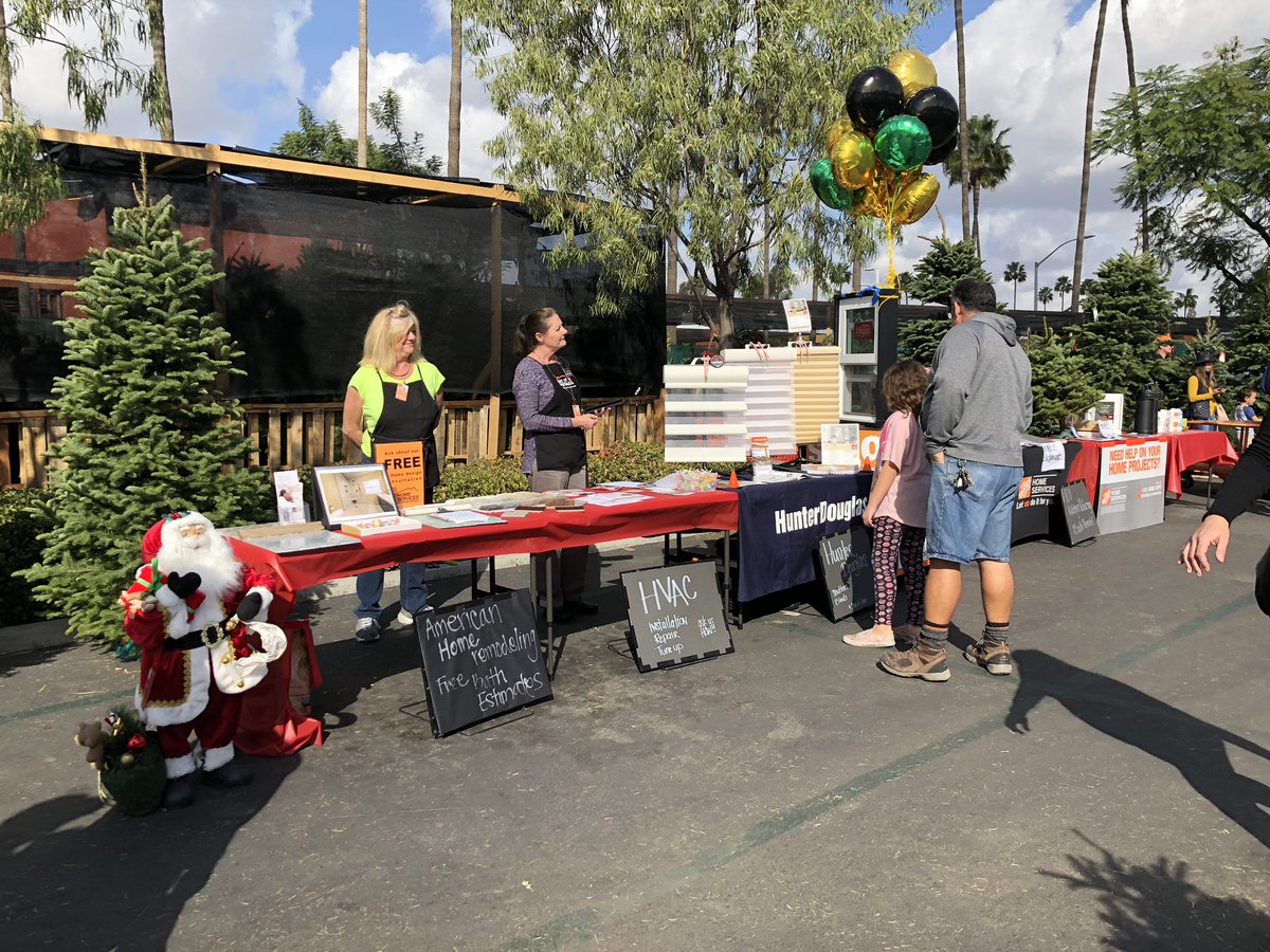 Vendor Fair!! Pushing leads in the happy place of the holiday cheer🤗 <a href="/Jaime_HD_D25/">Jaime Castillo</a> <a href="/Steven_Mousseau/">Steven Mousseau</a> <a href="/DennisTaylorHD/">Dennis Taylor HD</a>
