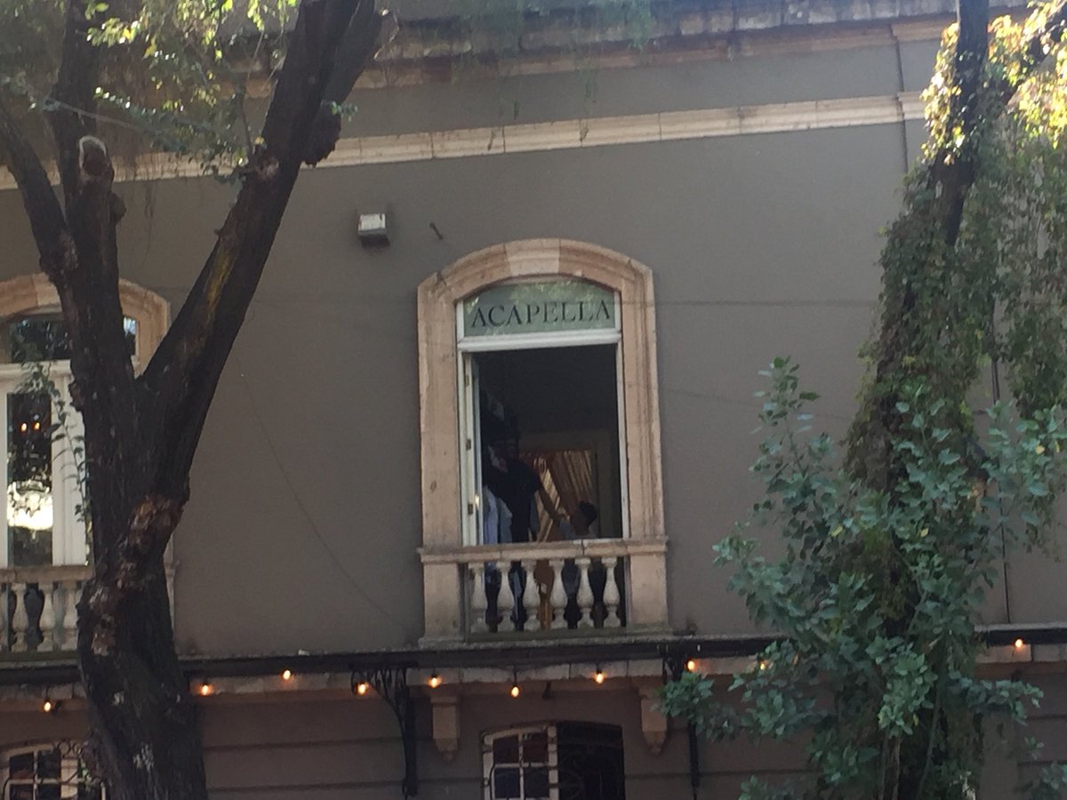 bygyuvin's tweet photo. Acabo de llegar de Acapella, ESTOY SÚPER FELIZ, LES JURO QUE ME QUERÍA LLEVAR TODO.
ME ENCANTÓ, JUANPA DEFINITIVAMENTE LA ROMPIÓ.
IGUAL COMPRÉ ALGO QUE NO ERA DE LA Z1 COLECCION.
@ElJuanpaZurita ERES UN DURO CHICUELO. ❤️
#Z1Collection https://t.co/mRg3esUfUQ