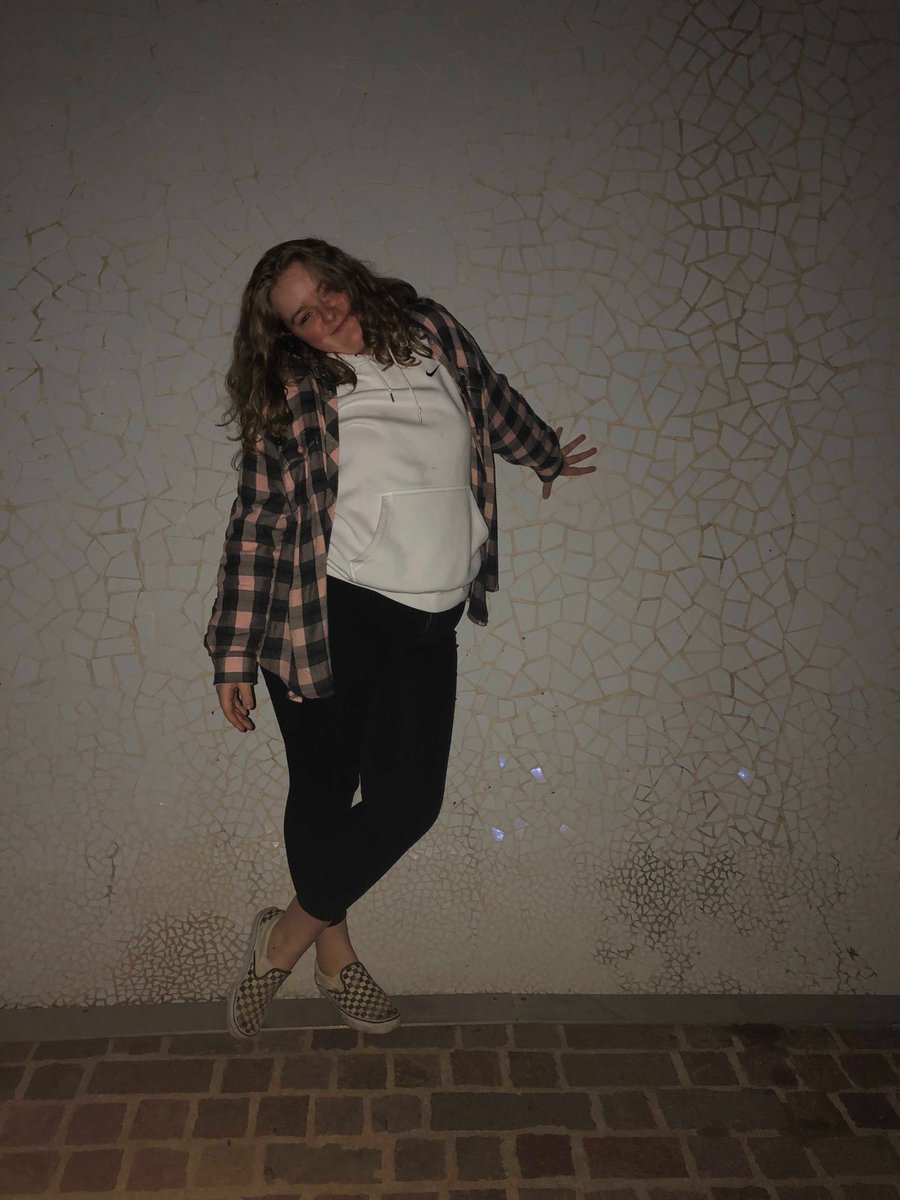 hwags99's tweet photo. Avi + 1 both me being awkward while trying to be cute😂 https://t.co/tpOvBnuM6X