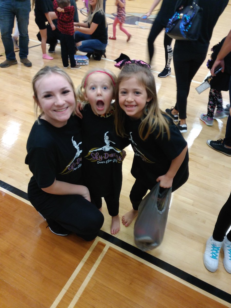 JamieBird4's tweet photo. Thank you TCHS Skydancers! My little ones had a fabulous time! https://t.co/j7F631yrvB