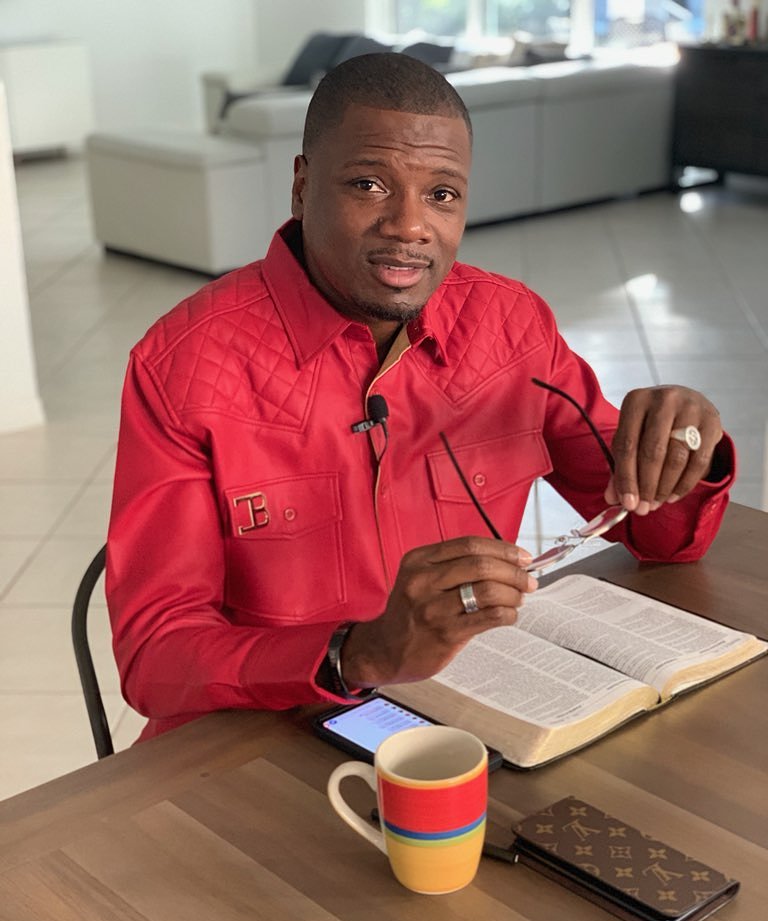 ambassadorab's tweet photo. Had a full day today and loved every bit of it! Started with a Special Prophetic Service at 12 noon & ministered to everyone that came personally. Then FB Live, and other social media taping from my home. I LOVE JESUS CHRIST AND I LOVE SOULS!!!! #Kingdom #2018ChangesEverything https://t.co/MzNfm7ZFrv