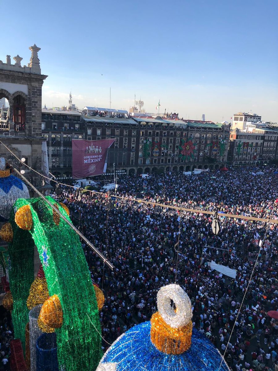 ABC760AM's tweet photo. Así lucen las calles del Centro Histórico ¡esto es una fiesta!
#PresidenteDeMéxico
#4aTransformación
#EquipoABCRadio
📸 Esperanza Espitia / @elsolde_mexico https://t.co/cGRqBg2a9A