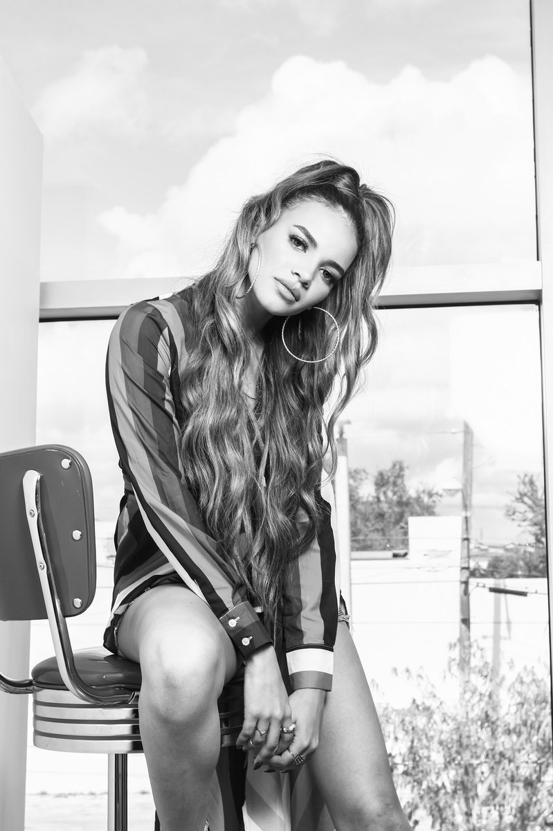 lesliegrace's tweet image. En unos minutos... @teleton_chile... ya donaron?! 👀 #ElRegaloDeTodos 
📸: #JohnParra