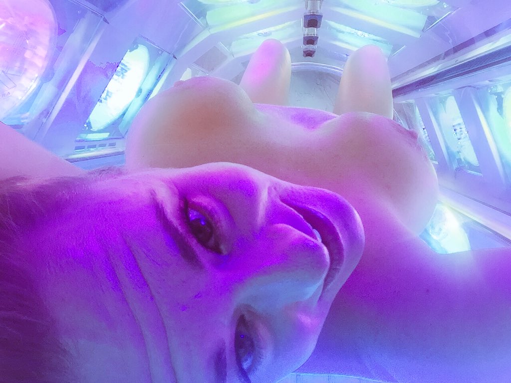 friendlygrlcam's tweet photo. Hello ❤️! Hope everyone has an amazing Saturday 😍😍😍😍😘 https://t.co/8b85riKX5D