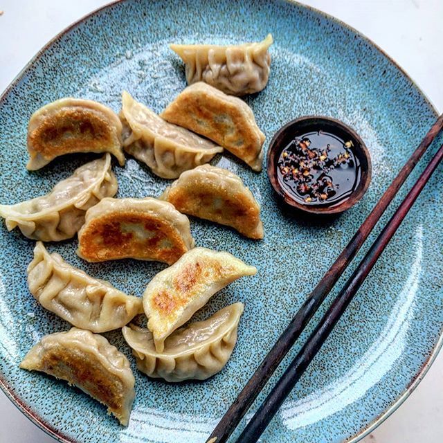 adria_wu's tweet photo. These guys 🤤🤤🤤🥟🥟🥟 turkey, butternut squash and sage #dumplings on tomorrow's show @sundaybrunchc4. 👋🙋👩‍🍳. My pleats certainly don't compare to @hellolisalin 's but they still taste dam good 😉.
.
.
.
.
.
.
.
#naturalchef #dumplings #feedfeed #f52g… https://t.co/A35QvK2qI0 https://t.co/Kb29ZWOUF1