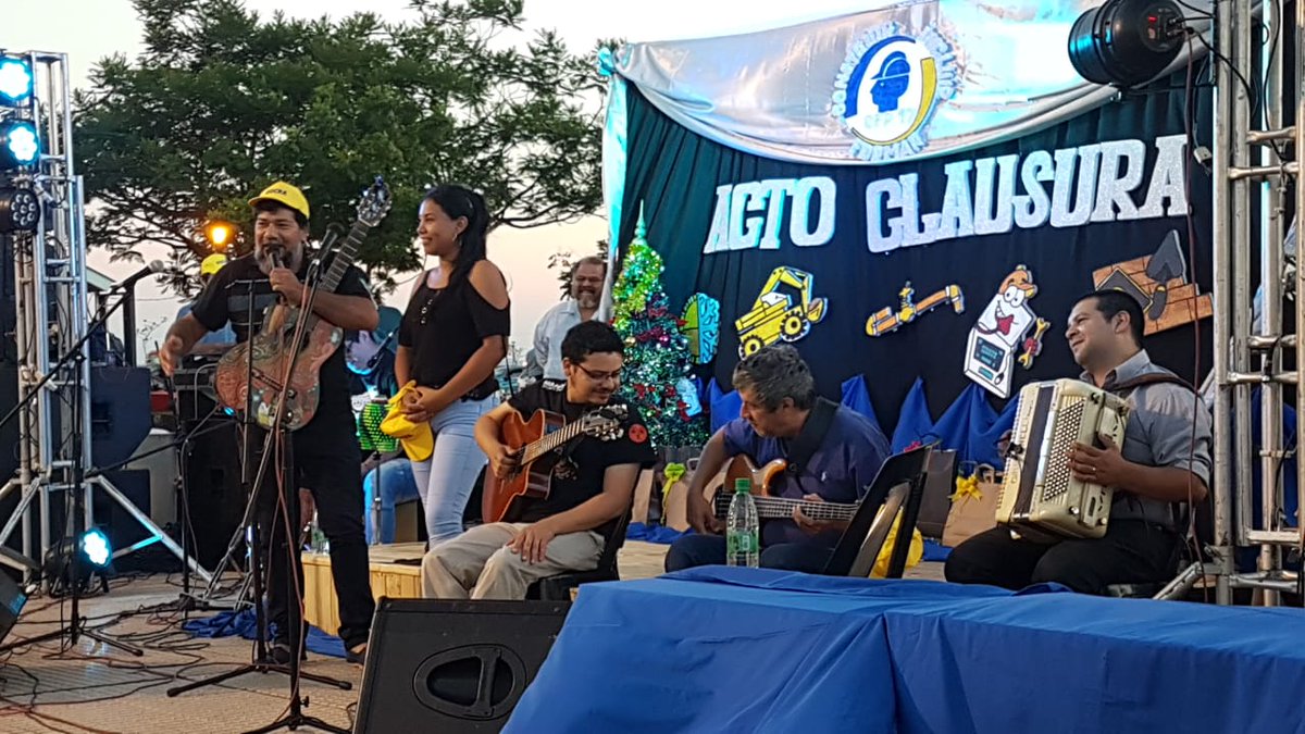 jalbertogalarza's tweet photo. Participando del Acto Cierre de Año del #CFP17 UOCRA junto al Ministro de Trabajo @JCAgulla Hector Vallejos Sec. Gral de UOCRA @Jair_Dib Dip Antonio Acosta, @pablojosenu Subsecretario de la Juventud en la Costanera de Posadas.
@misioneseduca @INETetp @CGEMisiones https://t.co/aWtocpLhls