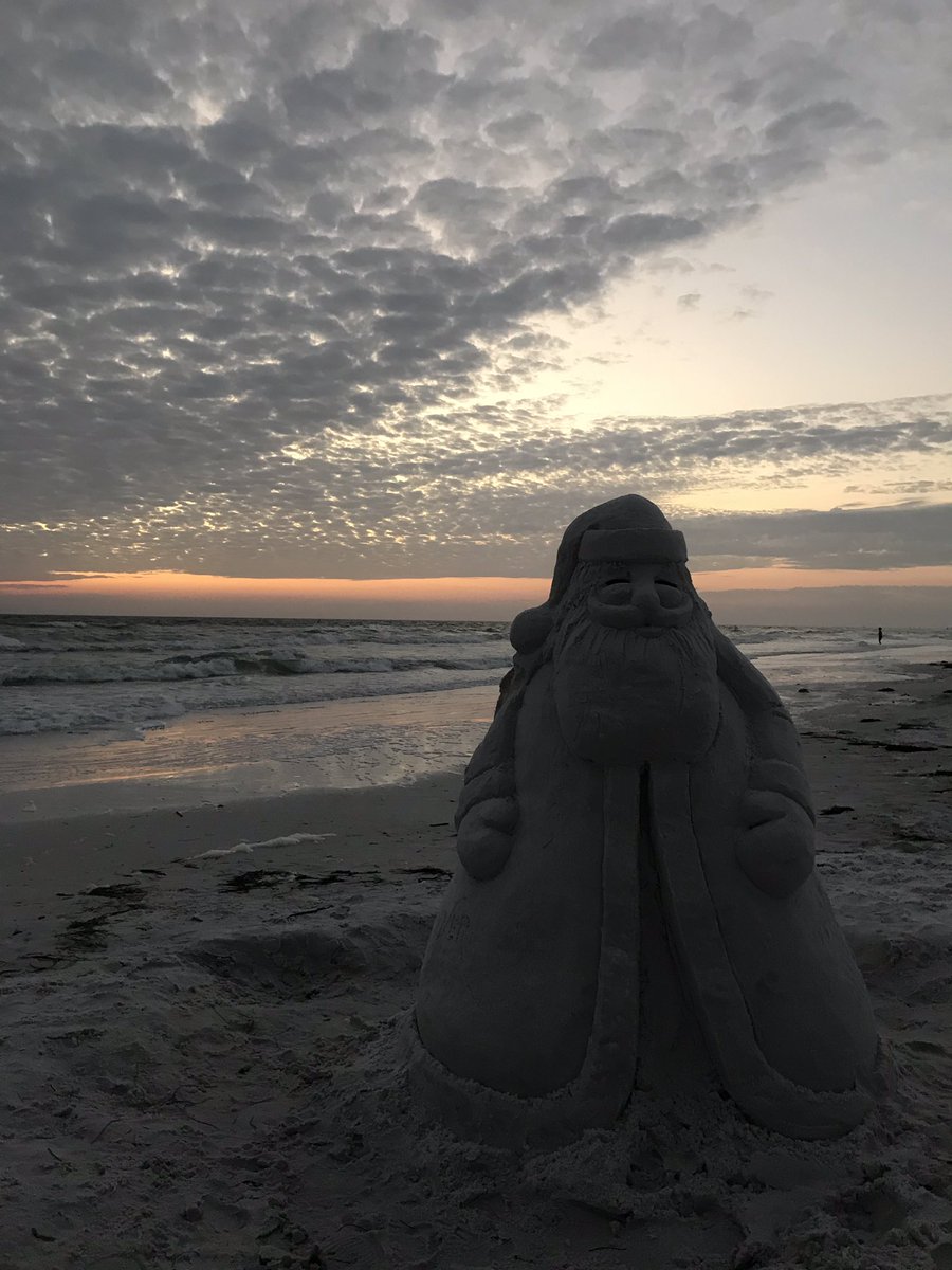 KylieStannard's tweet photo. Watching ⚽️, 🏃♂️ on 🏖 in Siesta Key, Repping @YaleSoccer. #Blessed 🙏 Living the dream. #AlwaysReppingYale #LogoNeverComesOff #ThisIsYale #TideWasFast #ThirdTimeWasACharm https://t.co/f52k5hN4zA