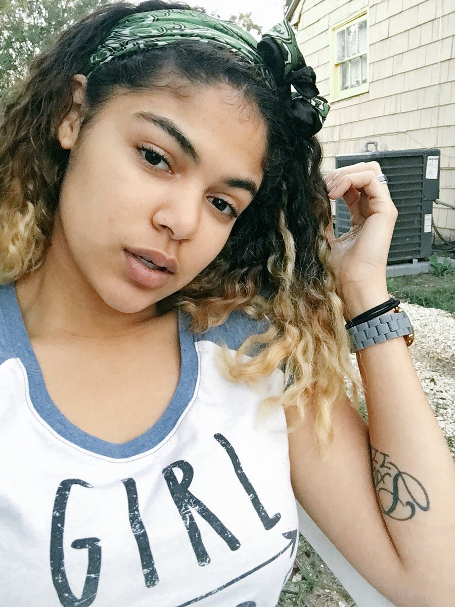 QBeezDBveau's tweet photo. i want that shit that i neva had 😫🌺 #bleu #481 #NoBodyBuyinThatShit #NONE https://t.co/gO9KRm8EgW