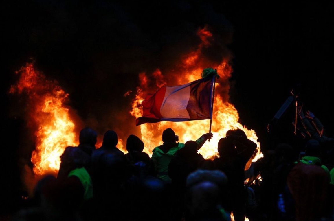 muhammettarhan's tweet image. The 21th-Century Enlightenment. See: Paris, France #frenchspring #YellowVests #Paris