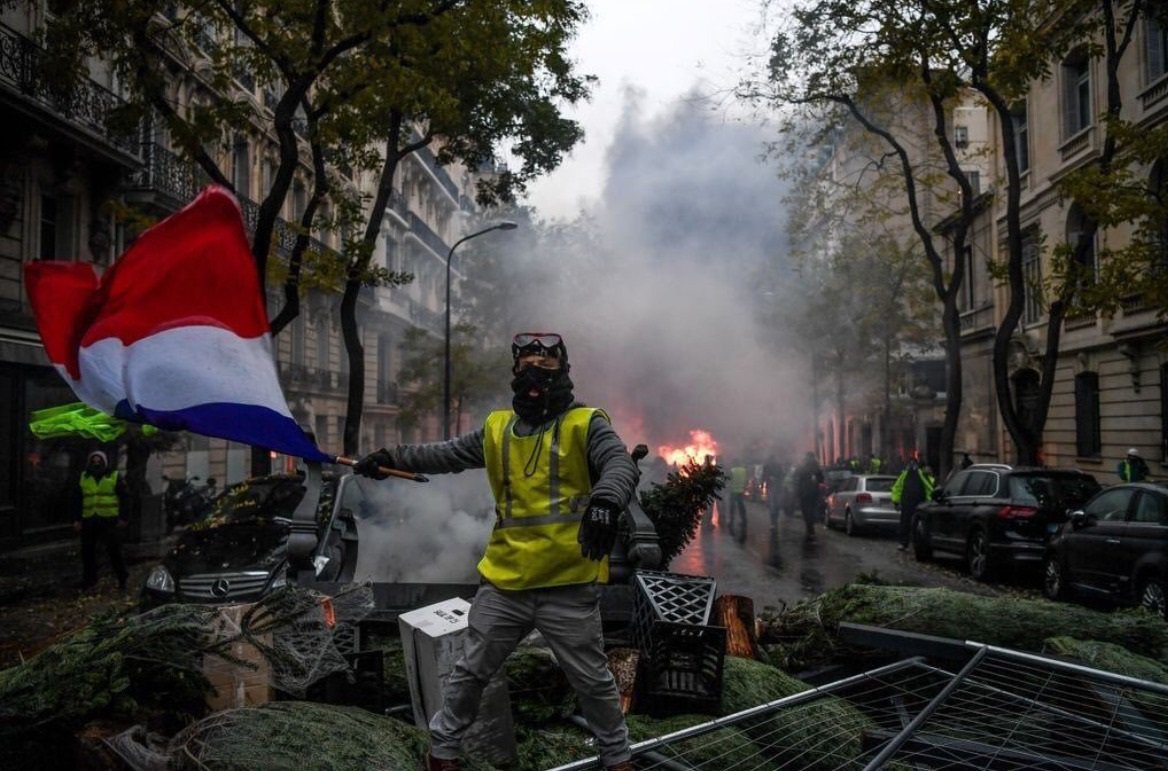 muhammettarhan's tweet image. The 21th-Century Enlightenment. See: Paris, France #frenchspring #YellowVests #Paris