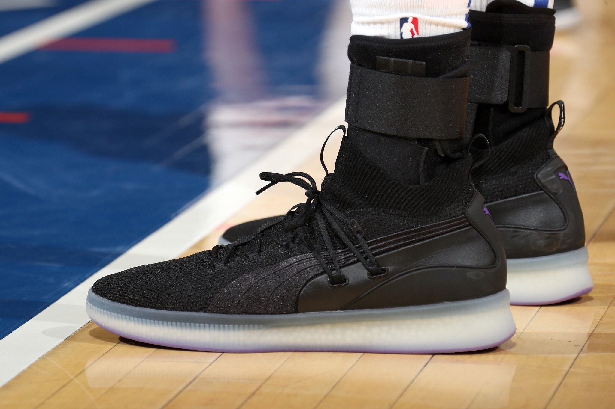 Puma clyde hotsell court black purple